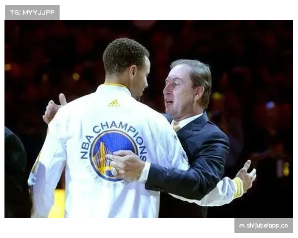 美记：格林曾劝阻拉科布和邓利维不要交易马尔卡宁